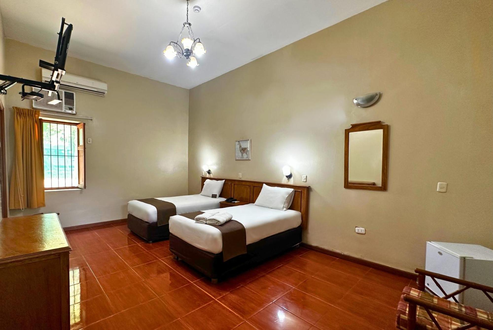 Dm Hoteles Mossone - Ica Esterno foto